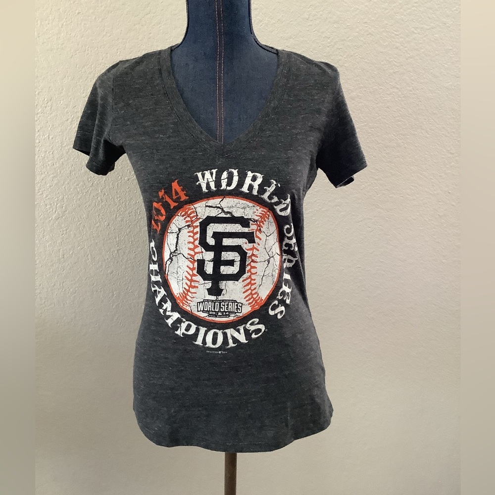 MLB San Francisco Giants 2014 World Series Champions Gray Vneck Top Womens Small